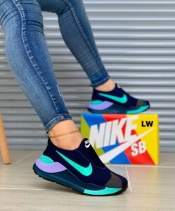 NIKE DAKOTA DAMA